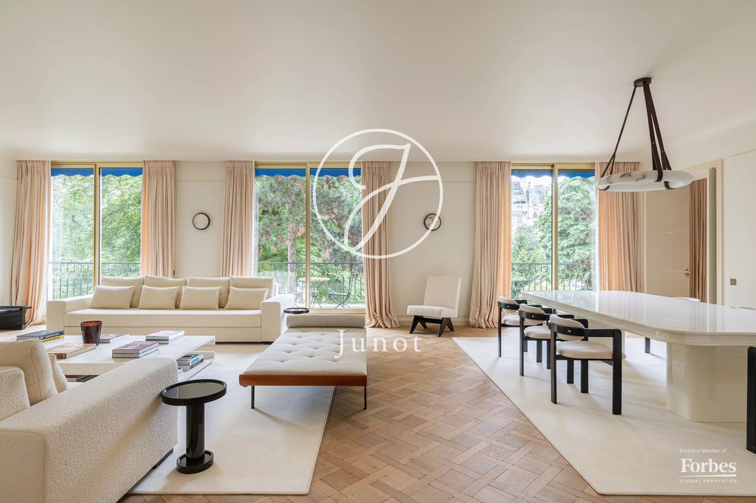Apartment in Chaillot, Paris 16e Arrondissement, Paris 1 - 17602325