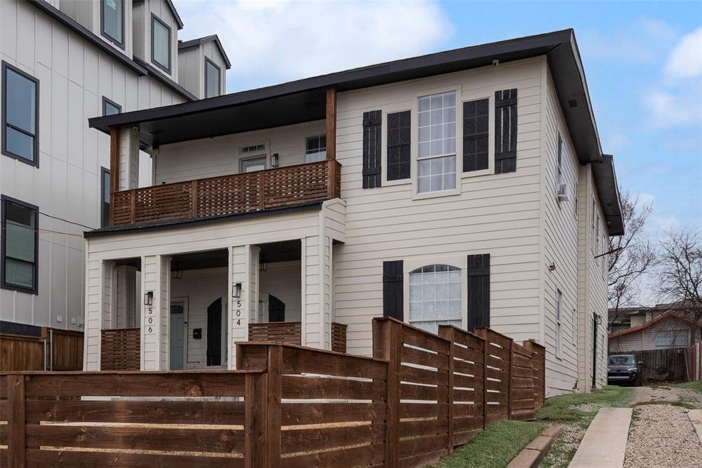 Dallas, Texas, United States 2 - 17770108