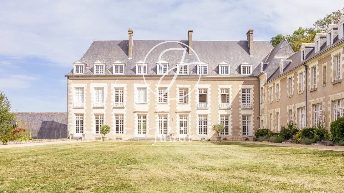 Castle in Saint-Ouen-les-Vignes, Centre-Val de Loire, France 5 - 17445132
