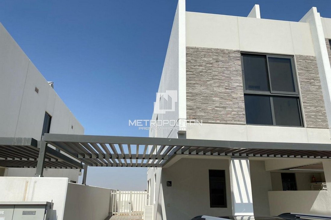 Townhouse in Damac Hills 2, Dubai, United Arab Emirates 3 - 17770343