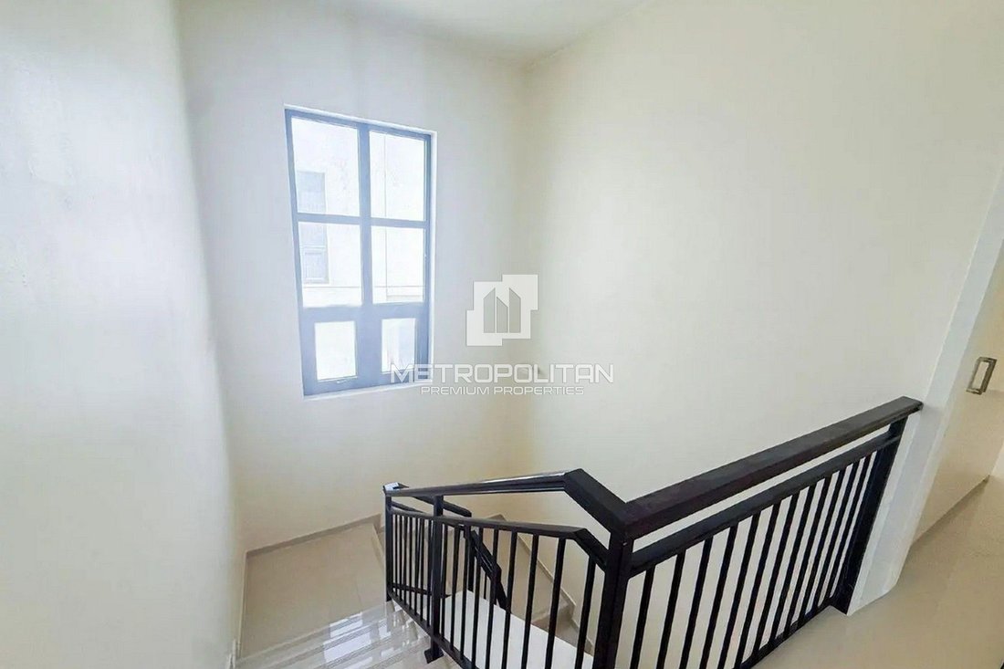 Townhouse in Damac Hills 2, Dubai, United Arab Emirates 5 - 17770343