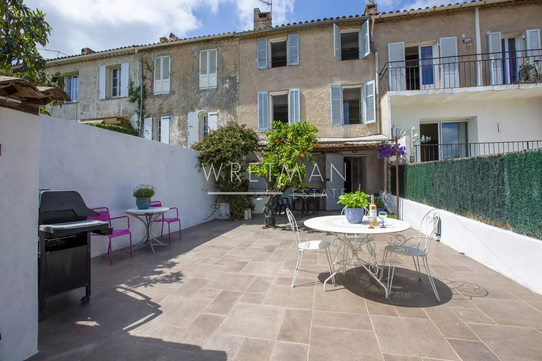 House in Le Plan-de-la-Tour, Provence-Alpes-Côte d'Azur, France 1 - 17495550