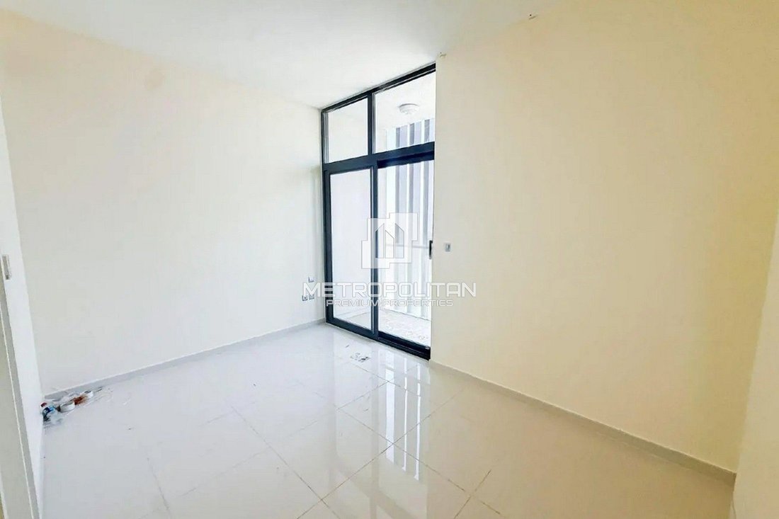 Townhouse in Damac Hills 2, Dubai, United Arab Emirates 4 - 17770343