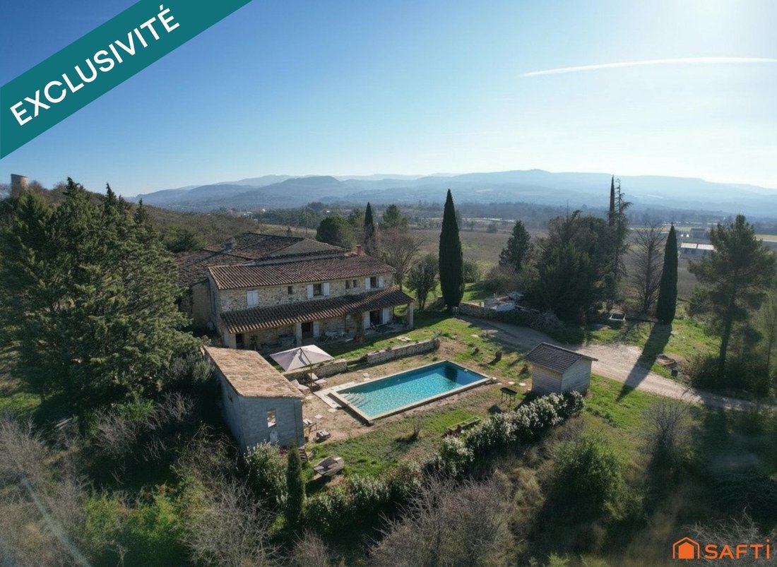 House in Apt, Provence-Alpes-Côte d'Azur, France 1 - 17366011
