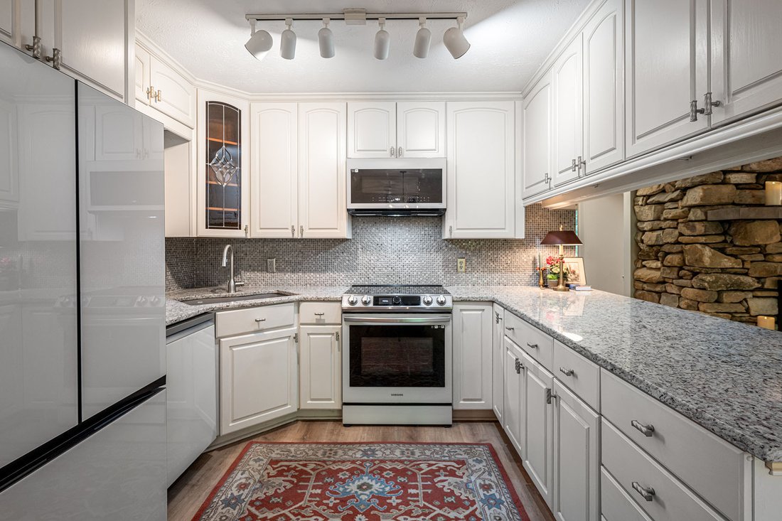 House in Laurel Park, North Carolina, United States 5 - 17770433