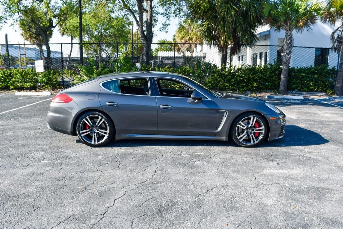 Sedan in Fort Lauderdale, FL, United States 3 - 17138477