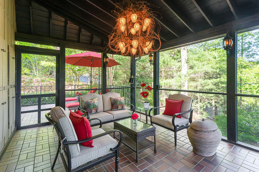 House in Laurel Park, North Carolina, United States 2 - 17770433