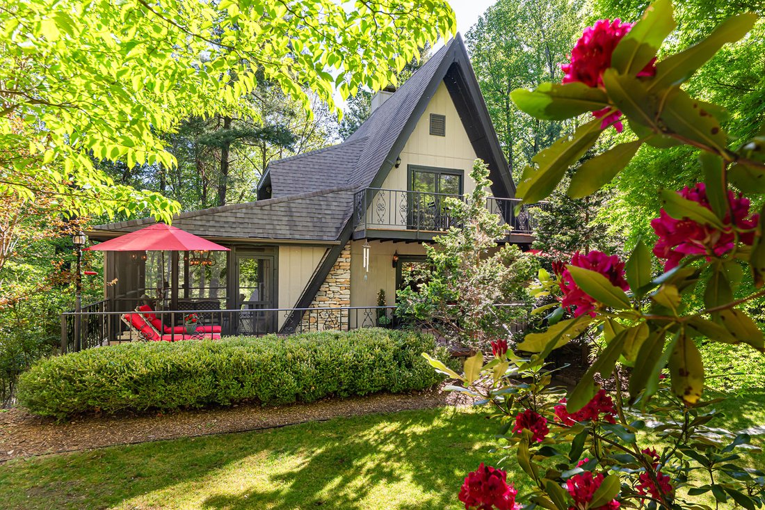 House in Laurel Park, North Carolina, United States 1 - 17770433