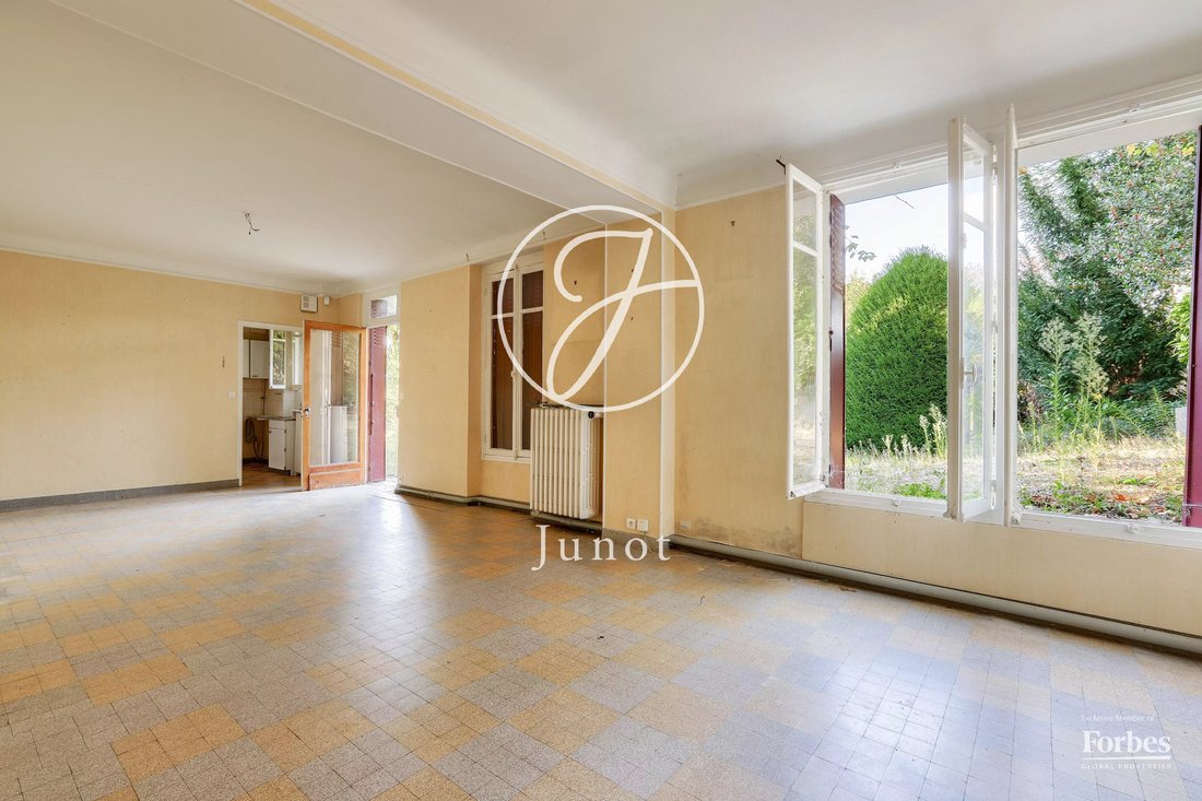House in Les Quais, Bougival, France 4 - 16900272