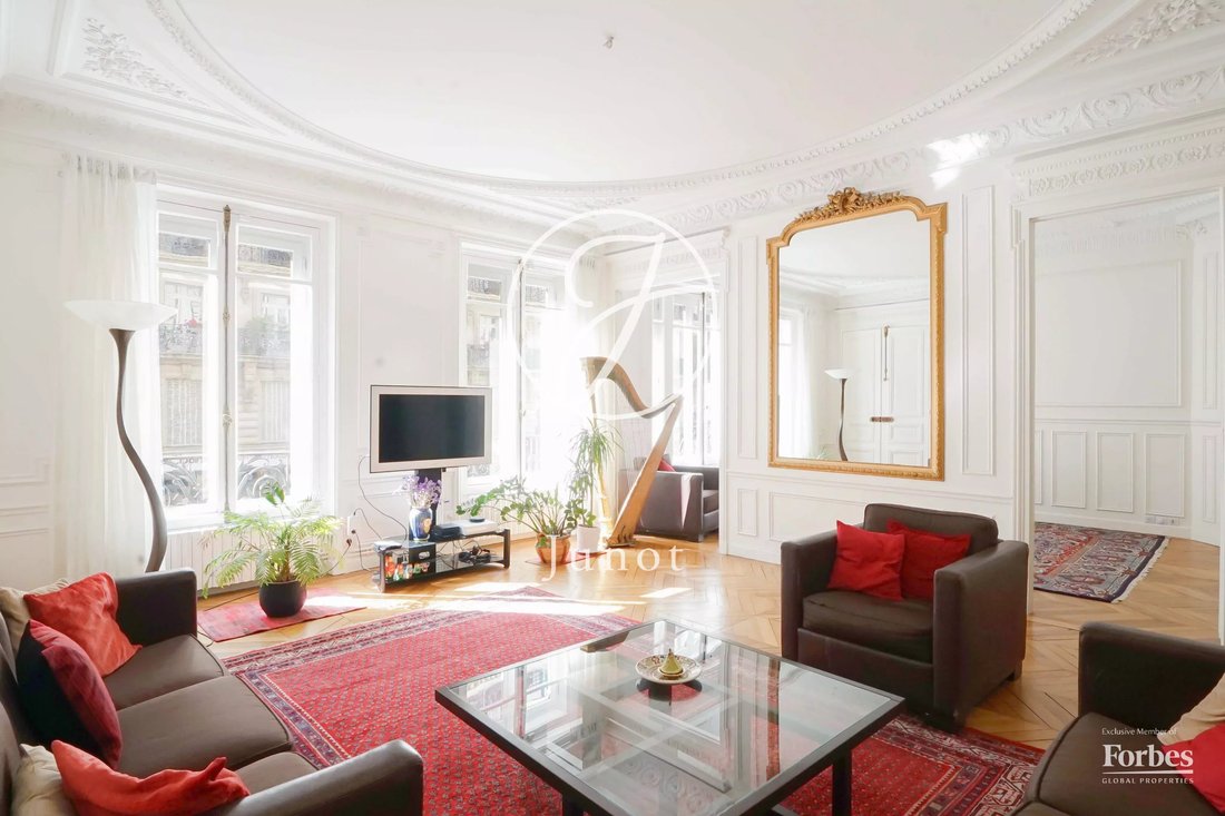 Apartment in Saint Placide, Paris 6e Arrondissement, Paris 2 - 16136145