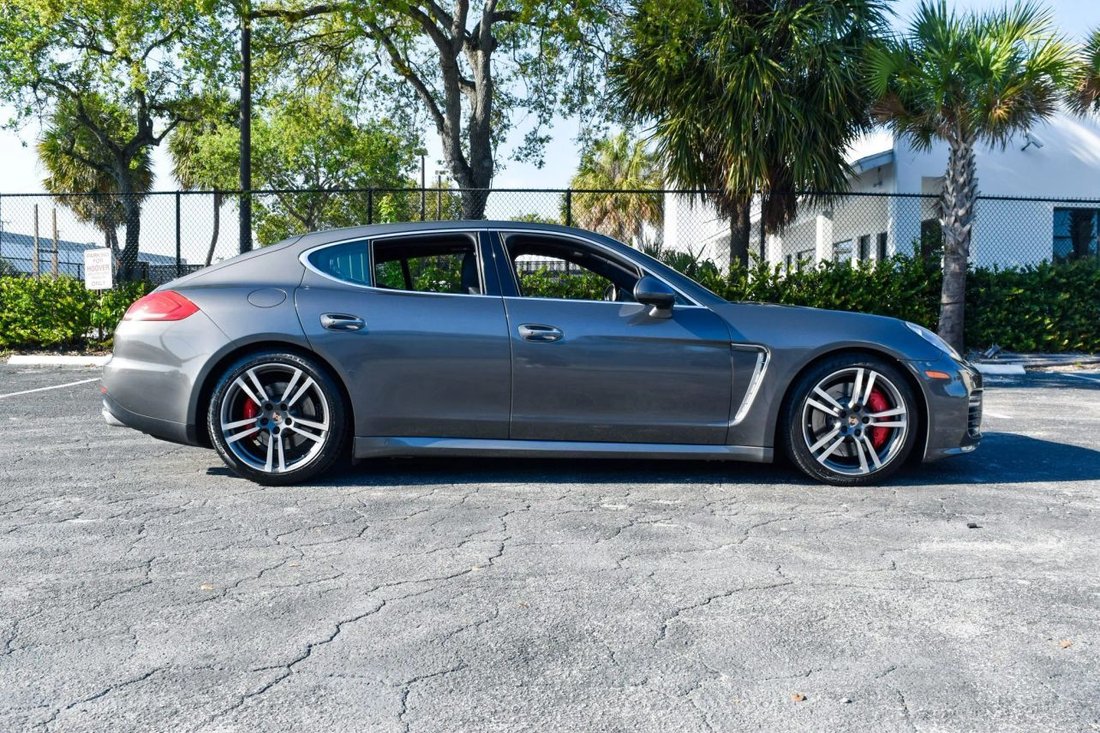 Sedan in Fort Lauderdale, FL, United States 5 - 17138477