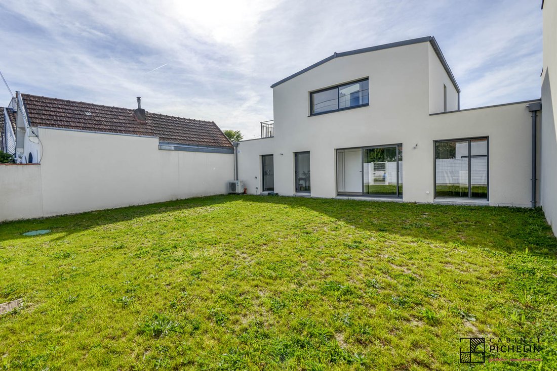 Villa in Nantes, Pays de la Loire, France 1 - 17770267
