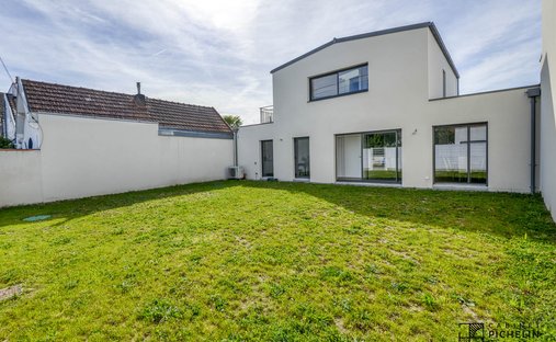 Villa in Nantes, Pays de la Loire, France 1