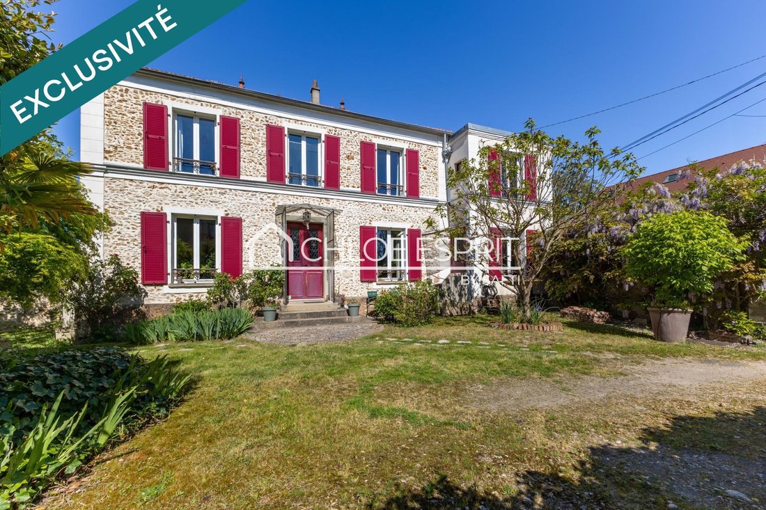 House in Mandres-les-Roses, Ile-de-France, France 1 - 17770690