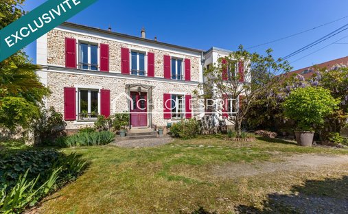 Casa en Mandres-les-Roses, Isla de Francia, Francia 1