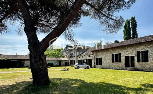 House in Bonneville-et-Saint-Avit-de-Fumadieres, Nouvelle-Aquitaine, France 1