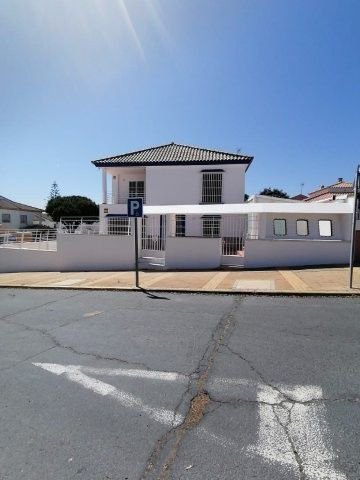 Chalet in Islantilla, Andalusia, Spain 1 - 17770577