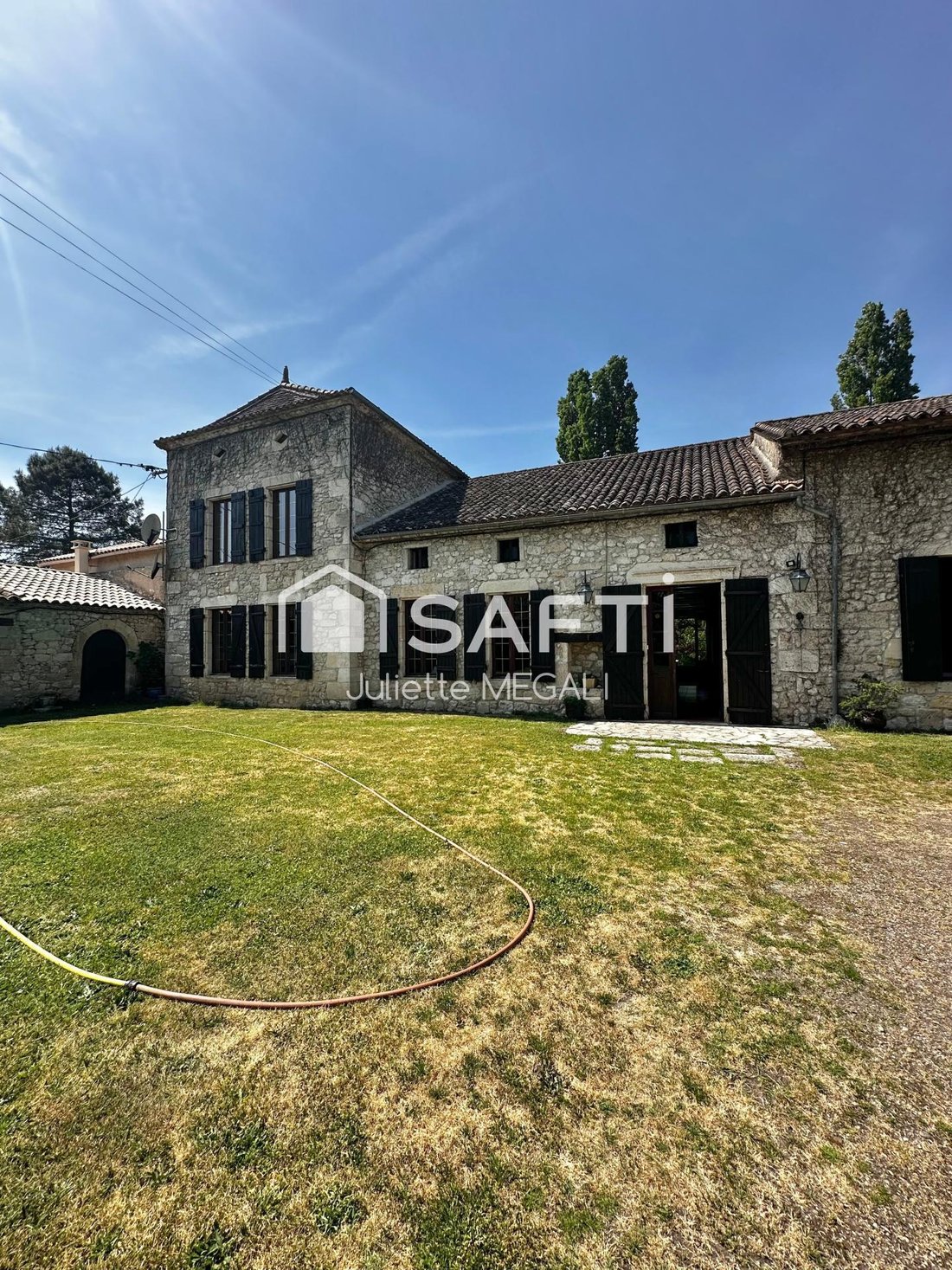 House in Bonneville-et-Saint-Avit-de-Fumadieres, Nouvelle-Aquitaine, France 3 - 17763794