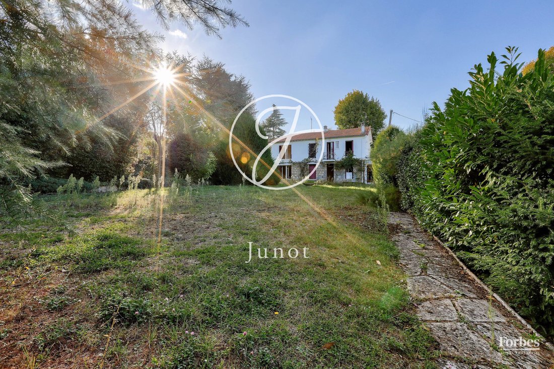 House in Les Quais, Bougival, France 1 - 16900272