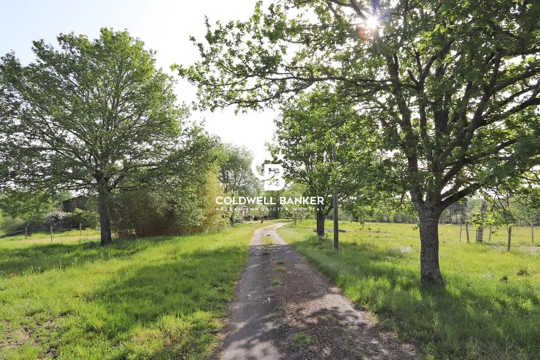 Estate in Saint-Michel-de-Double, Nouvelle-Aquitaine, France 2 - 17770311
