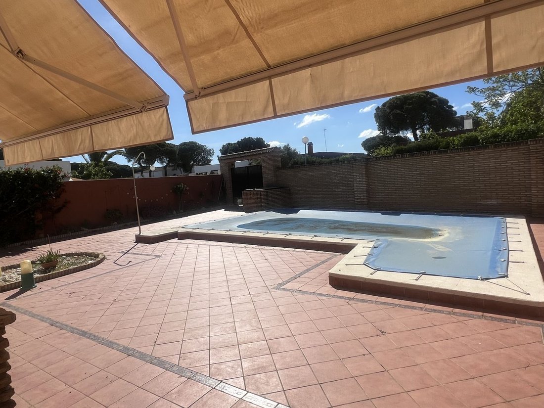 Chalet in Punta Umbria, Andalusia, Spain 3 - 17770573