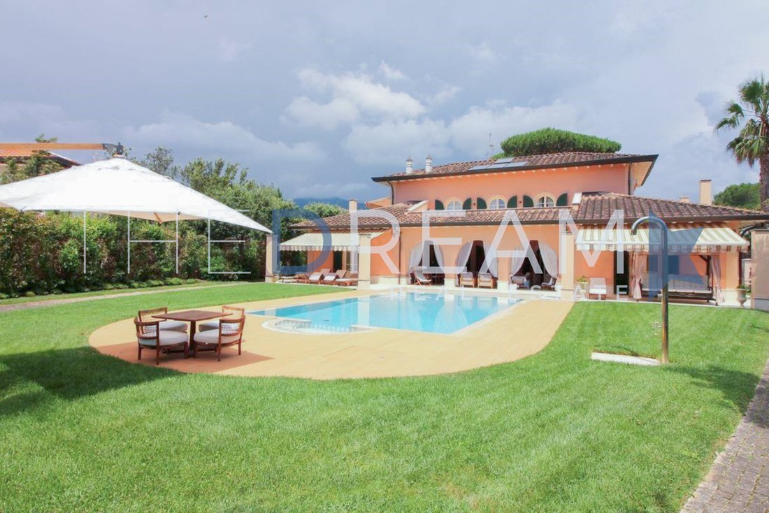 Villa in Center, Forte dei Marmi, Tuscany 2 - 17770722