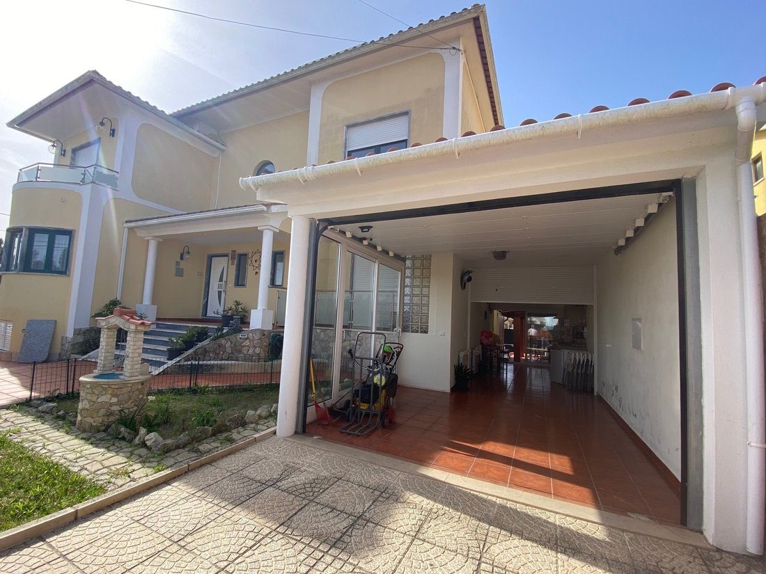 Villa in Nossa Senhora do Populo, Coto e Sao Gregorio, Leiria District, Portugal 1 - 17770939