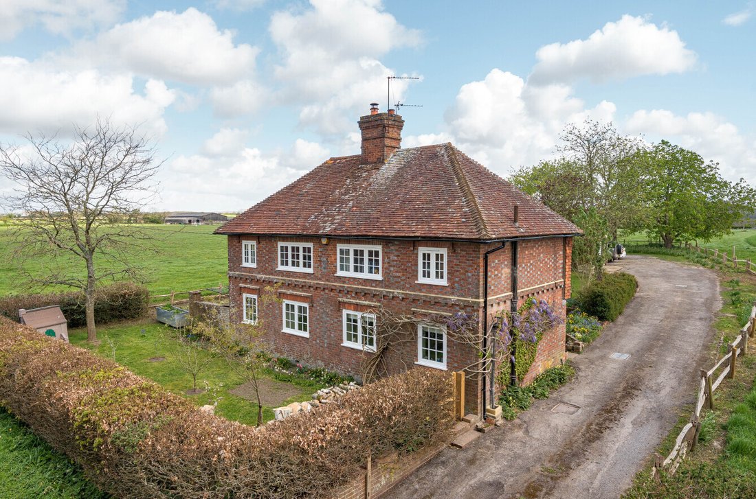 House in Fletching, England 1 - 17771036