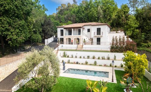 Villa in Nord, Roquefort-les-Pins, France 1