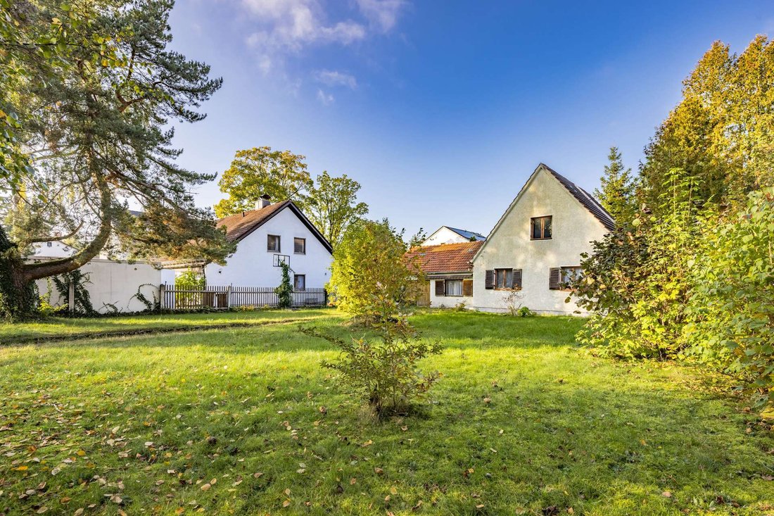 Land in Munich, Bavaria, Germany 1 - 17771318