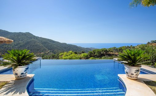 Villa in Benahavis, Andalusia, Spain 1