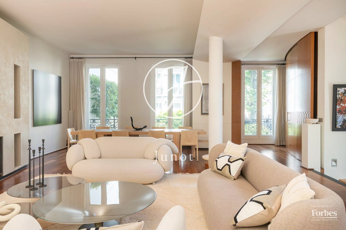 Estate in Ternes-Maillot, Paris 17e Arrondissement, Paris 4 - 17619527