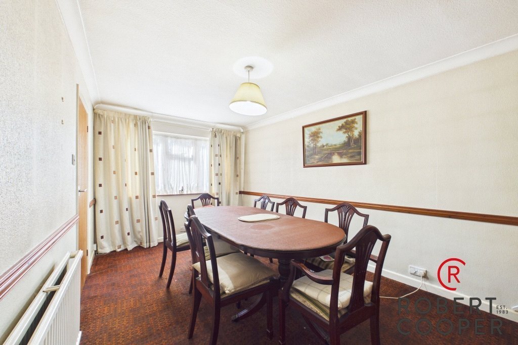House in Kingsend, Hillingdon, England 3 - 17771197