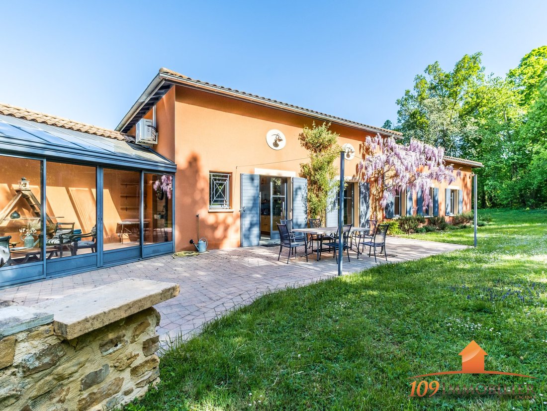 House in Bagnols, Auvergne-Rhône-Alpes, France 4 - 17774286