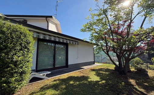 Villa a Lora, Como, Lombardia 1