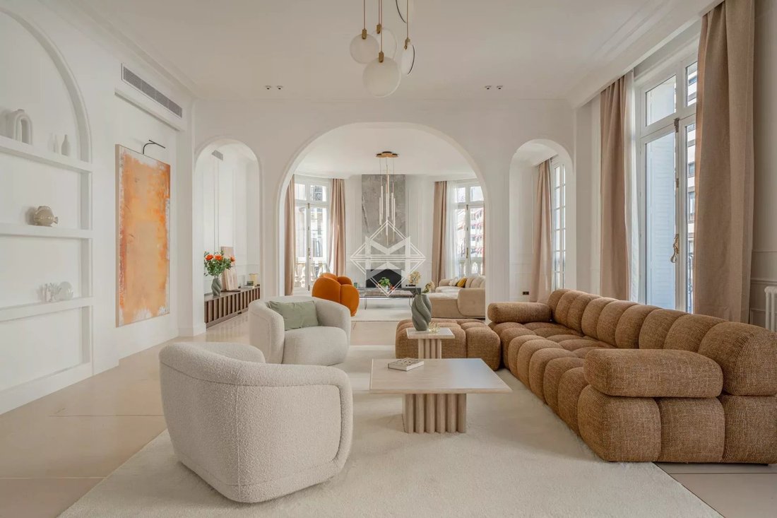 Appartamento a Hoche-Friedland, Paris 8e Arrondissement, Parigi 1 - 17772341