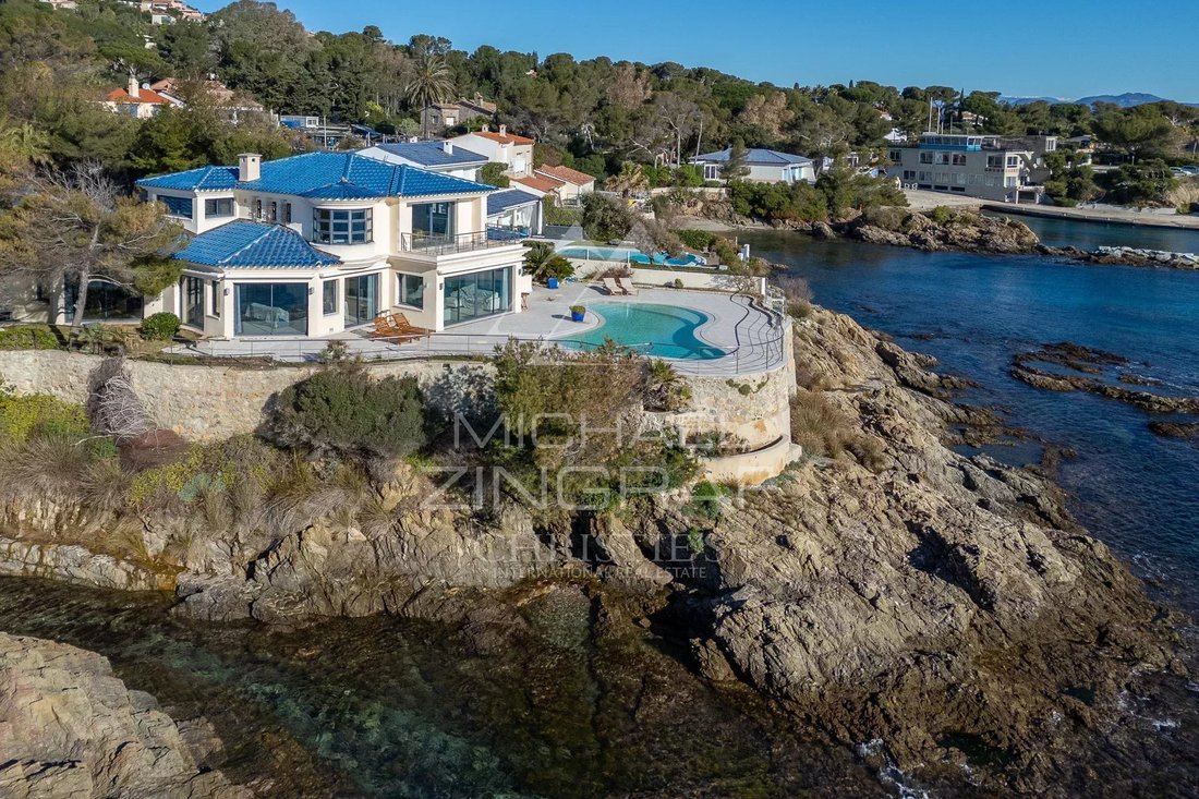 Villa in Les Issambres, Roquebrune-sur-Argens, France 2 - 17772267