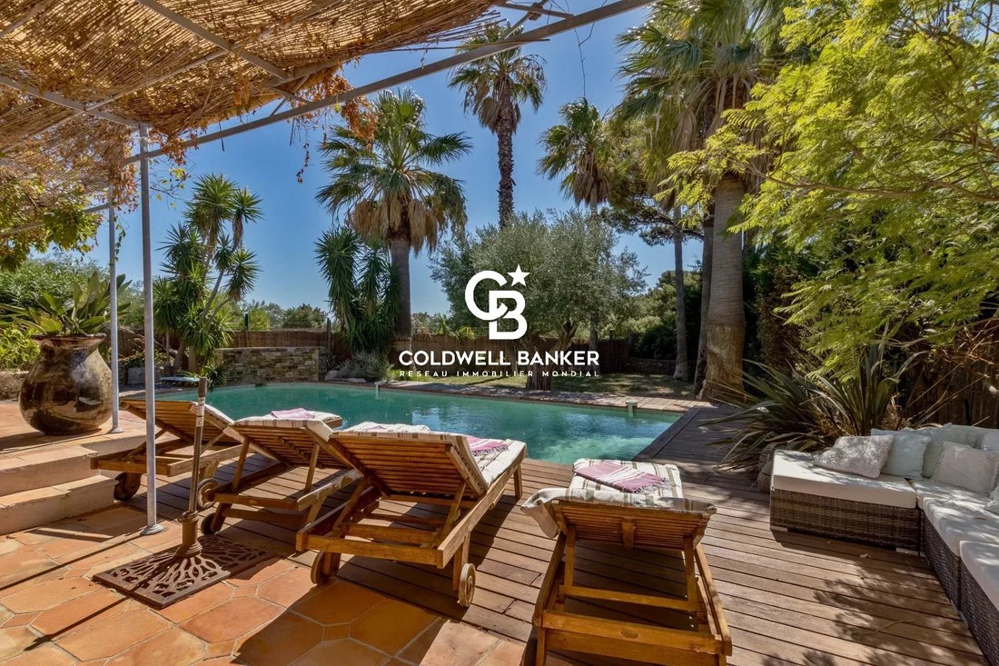 Villa in Grimaud, Provence-Alpes-Côte d'Azur, France 1 - 16415870