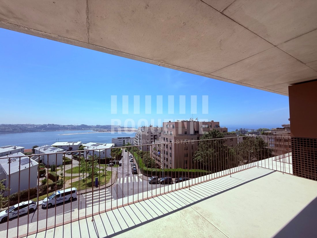 Apartment in Cedofeita, Santo Ildefonso, Se, Miragaia, Sao Nicolau e Vitoria, Porto District, Portugal 1 - 17630055