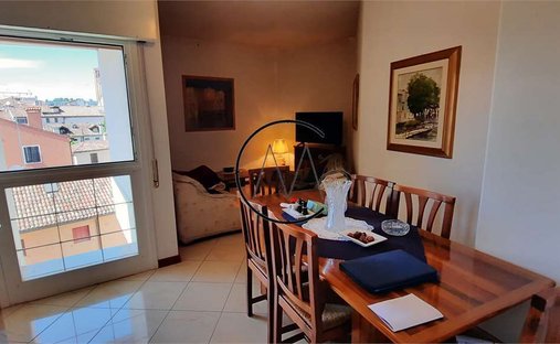 Apartment in Cathedral - Piazza dei Signori, Treviso, Italy 1