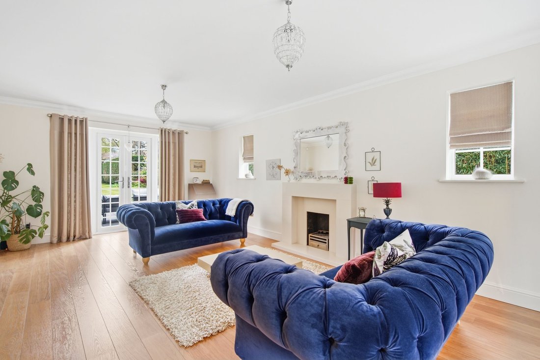 House in Sunninghill, England 3 - 17773229