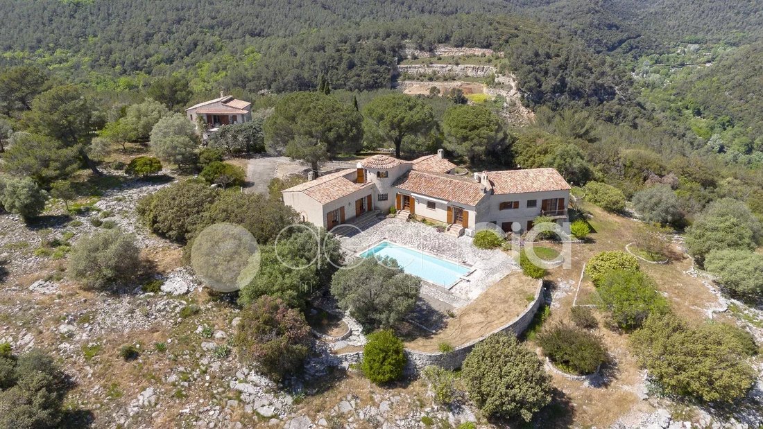 Estate in Nord, Roquefort-les-Pins, France 3 - 17772128