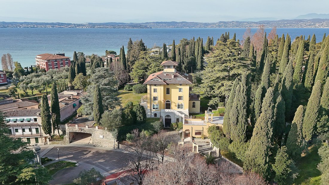 House in Center, Sirmione, Lombardy 1 - 17774260