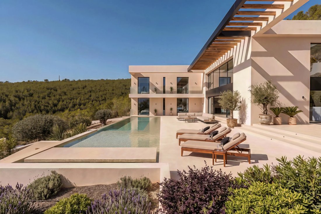 Villa in Santa Eularia des Riu, Balearic Islands, Spain 1 - 17773862