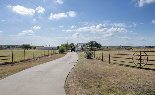 Farm Ranch in Jarrell, Texas, United States 1