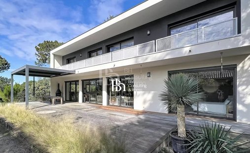 Villa in Le Pyla, La Teste-de-Buch, France 1