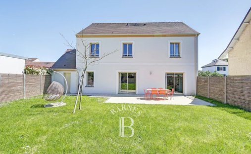 House in Parc Montaigne-Église, Fontenay-le-Fleury, France 1