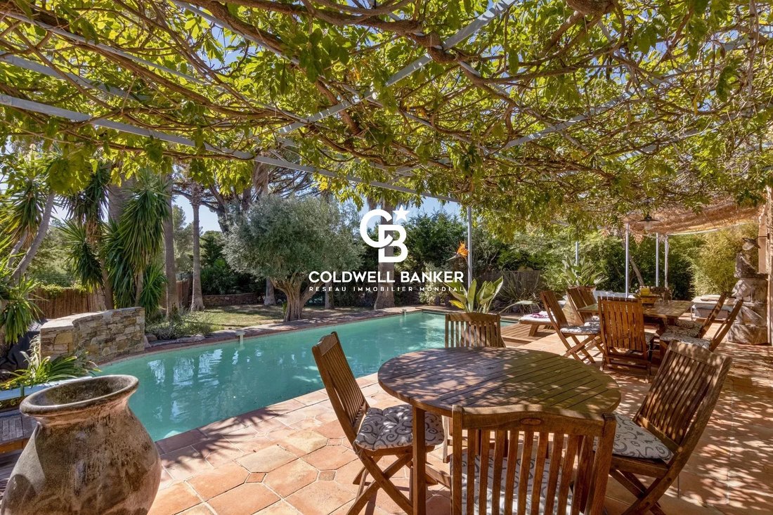 Villa in Grimaud, Provence-Alpes-Côte d'Azur, France 2 - 16415870