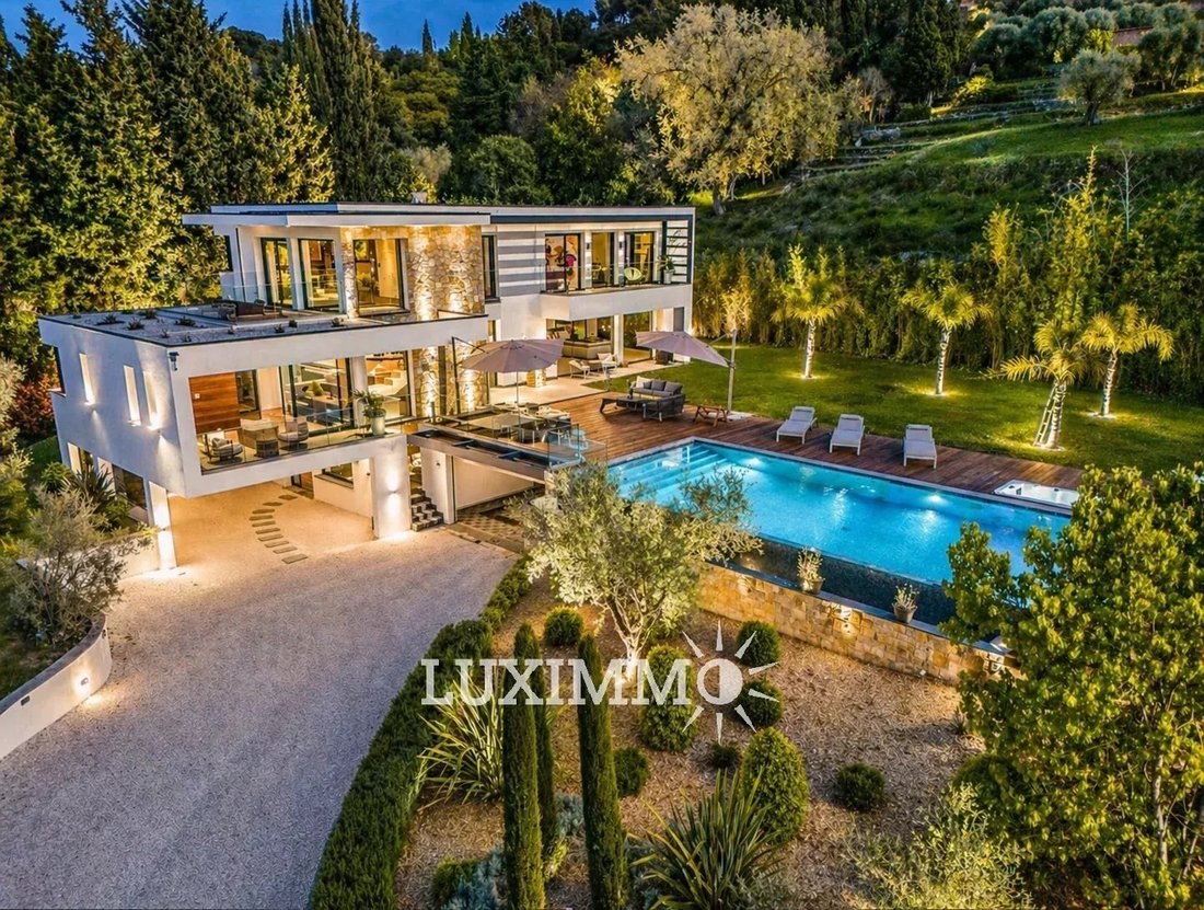 Villa in Mougins, Provence-Alpes-Côte d'Azur, France 1 - 17776837
