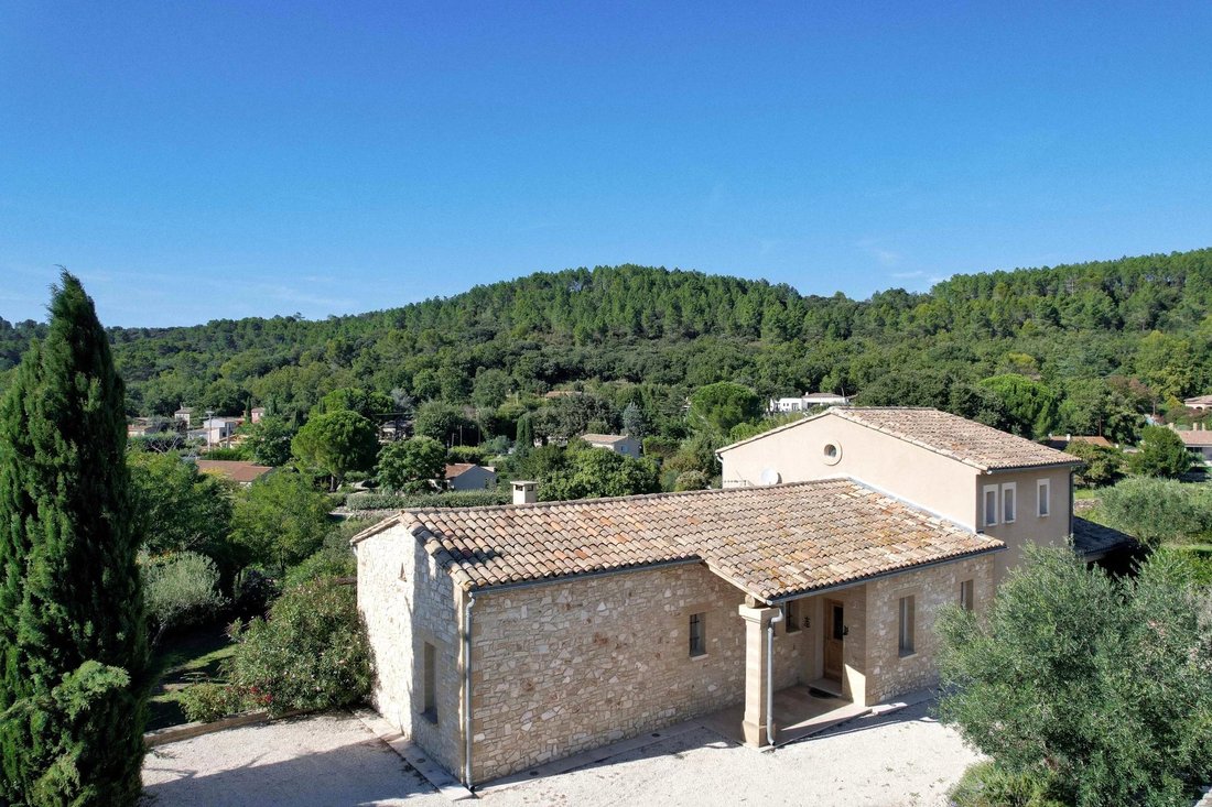 Estate in Uzès, Occitania, France 1 - 17772131